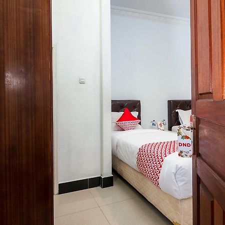 Oyo 1520 Hotel Kartini Tarutung Exterior foto