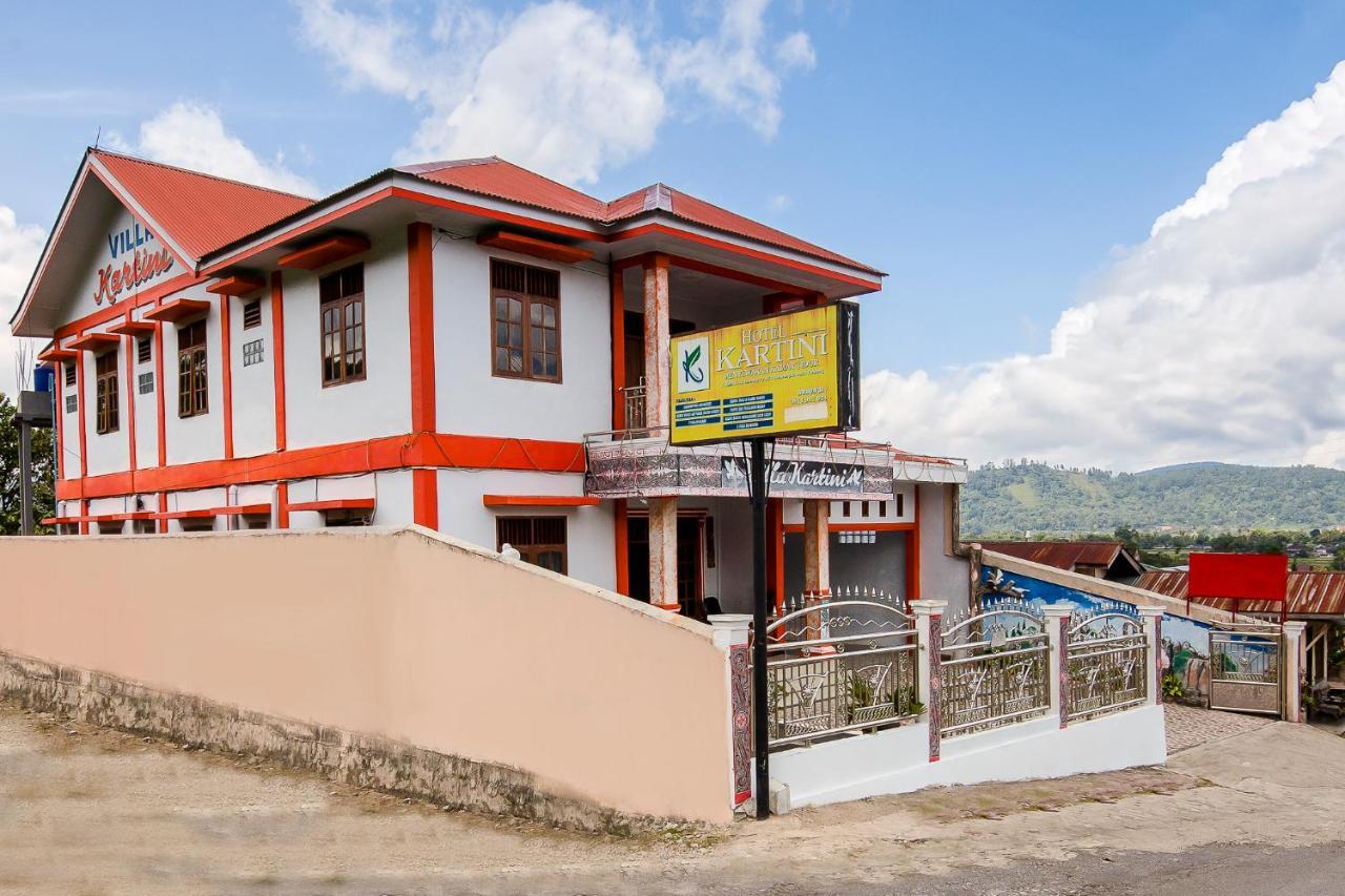 Oyo 1520 Hotel Kartini Tarutung Exterior foto